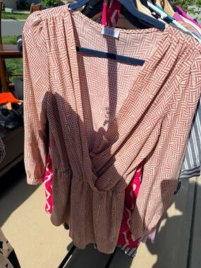 Tobi Peach and White Geometric V-Neck Dress